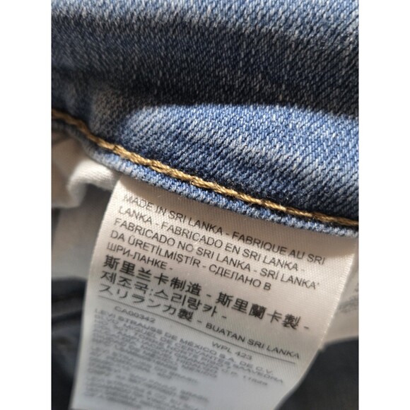 Levi's Women's Mid Length Shorts Size 32 Zip Fly Mid Rise  Blue Denim - Picture 8 of 13